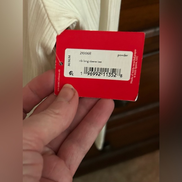 NWT SPANX *GREAT PRICE* Powder Scoop Neck Ribbed Top, Size MEDIUM - Picture 9 of 16